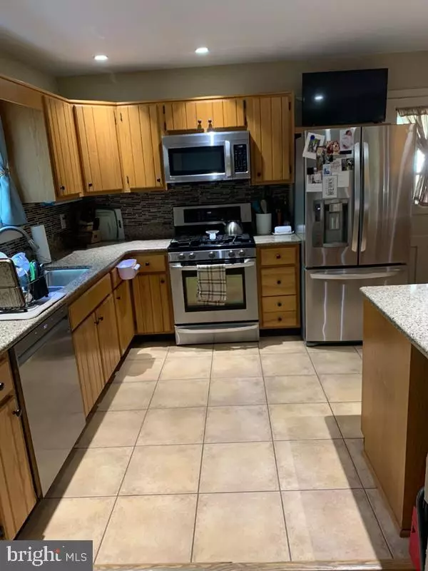 Alexandria, VA 22306,6902 STONEYBROOKE LN