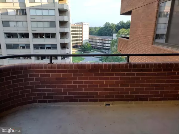 Chevy Chase, MD 20815,4550 N PARK AVE #703