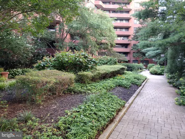 Chevy Chase, MD 20815,4550 N PARK AVE #703