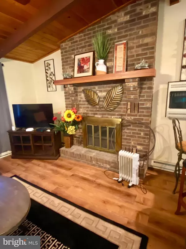 Bushkill, PA 18324,4535 PINE RIDGE DR W