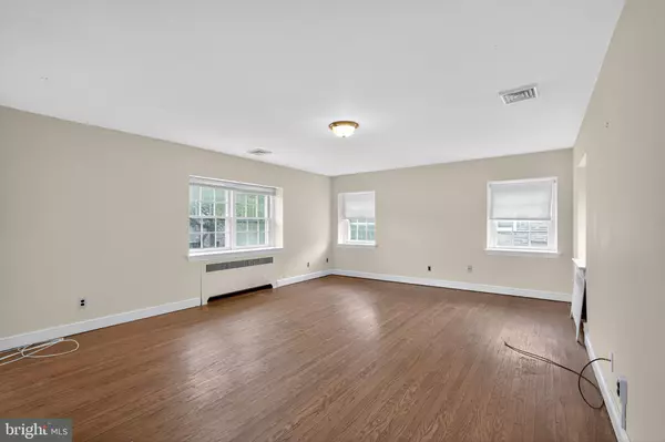 Drexel Hill, PA 19026,462 DERWYN RD