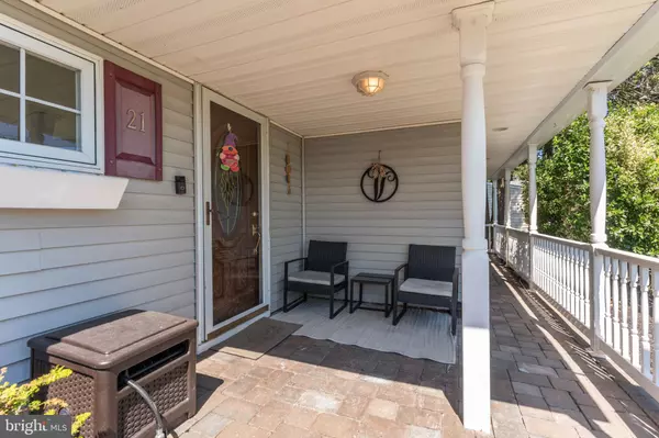 Levittown, PA 19056,21 DOWNHILL RD