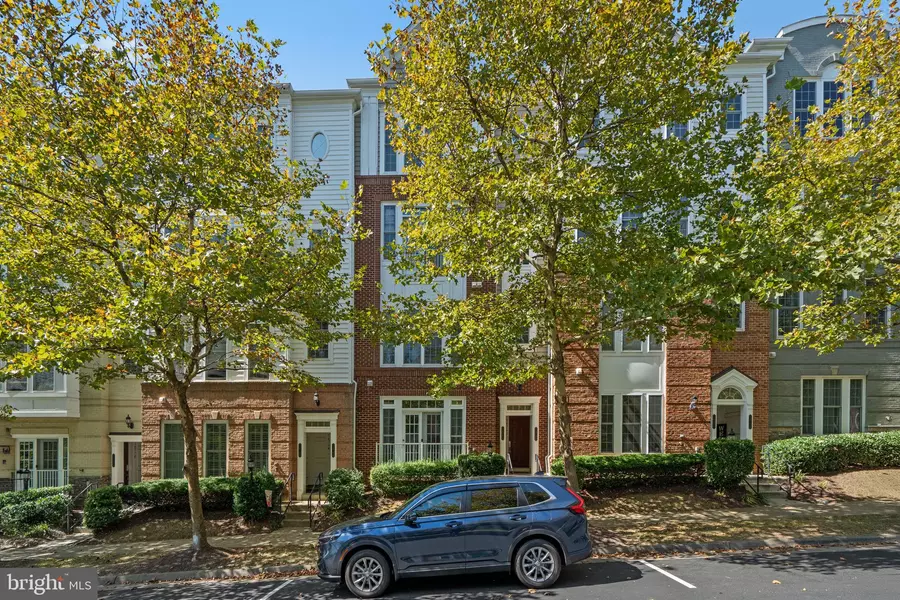 14762 POTOMAC BRANCH DR, Woodbridge, VA 22191