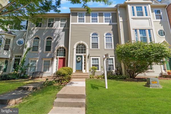 4081 FOUNTAINSIDE LN, Fairfax, VA 22030