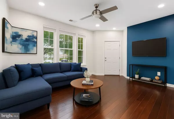 Chantilly, VA 20152,44075 PEIROSA TER