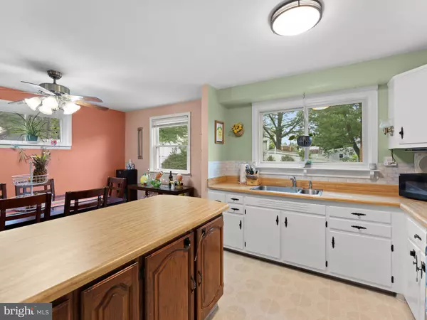 Somerdale, NJ 08083,205 W CRESTWOOD AVE