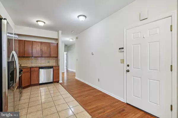Philadelphia, PA 19123,552 N 11TH ST