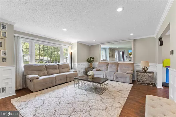 East Windsor, NJ 08520,37 WOODLAND DR