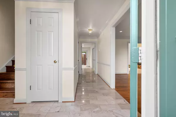 Arlington, VA 22202,1130 20TH ST S