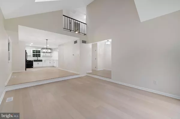 Pasadena, MD 21122,7906 WHITES COVE RD