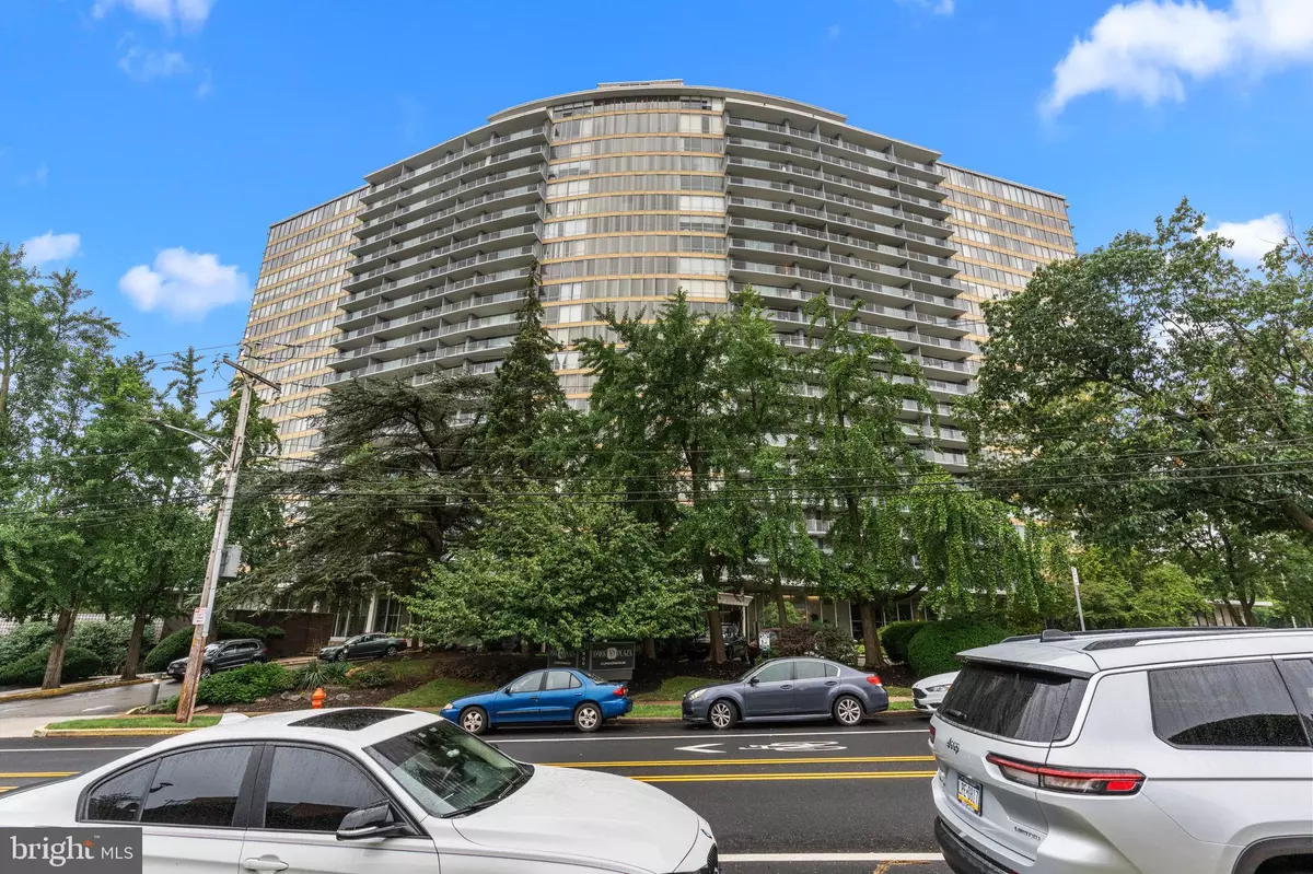 Philadelphia, PA 19131,3900 FORD RD #20O