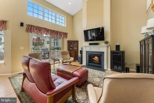 Flemington, NJ 08822,5 STABLE LN