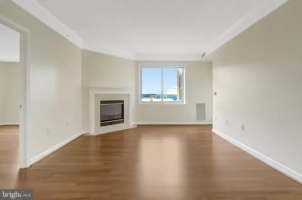 Arlington, VA 22201,901 N MONROE ST #1408