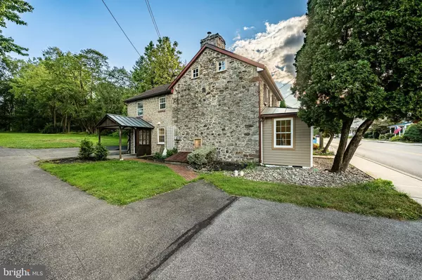 Elverson, PA 19520,59 E MAIN ST