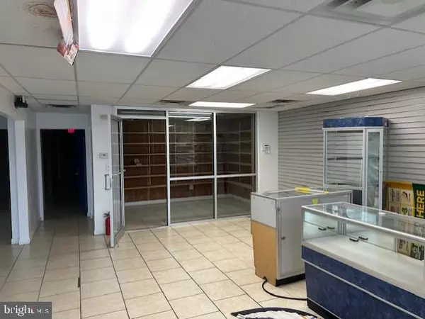 Vineland, NJ 08360,1851 W LANDIS AVE #B