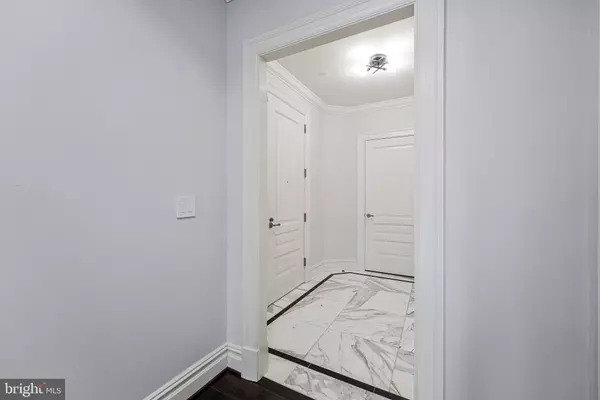 Mclean, VA 22101,6900 FLEETWOOD RD #317