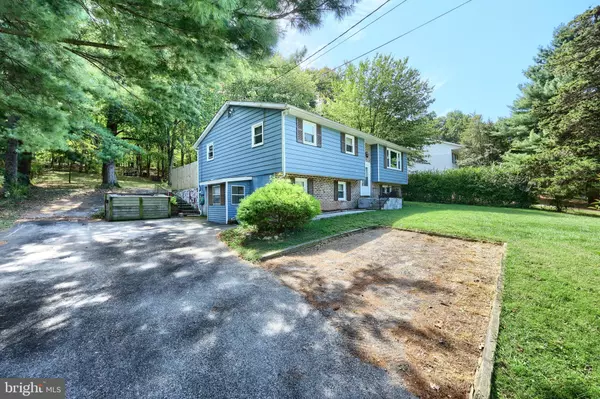 Hanover, PA 17331,445 MAPLE GROVE RD