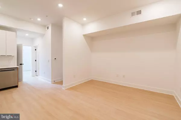 Philadelphia, PA 19104,4408 LANCASTER AVE #UNIT 303