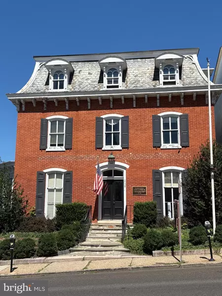 115 N BROAD ST #1, Doylestown, PA 18901