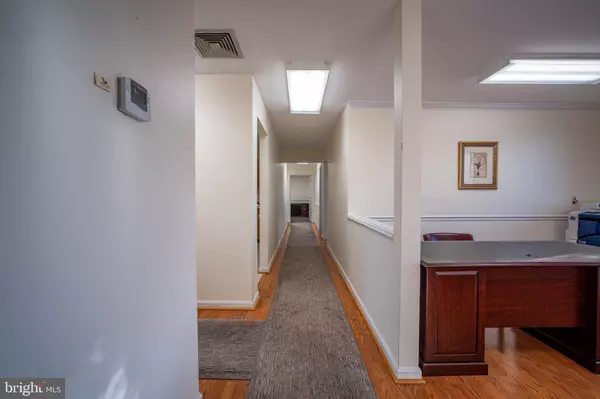 Fairfax, VA 22030,11094 MAIN ST #D103