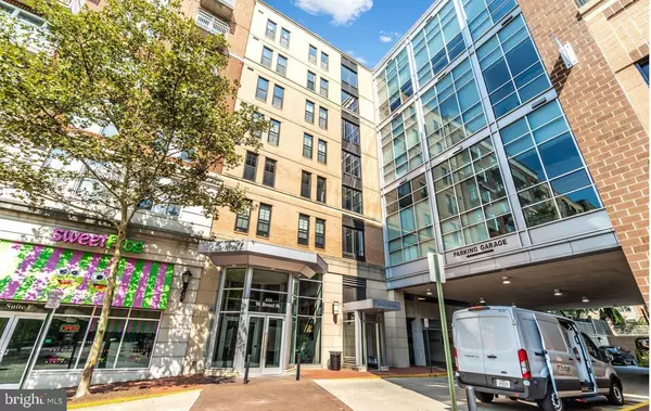 444 W BROAD ST #303, Falls Church, VA 22046