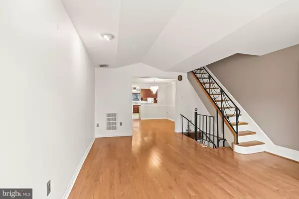 Philadelphia, PA 19145,1940 WOLF ST