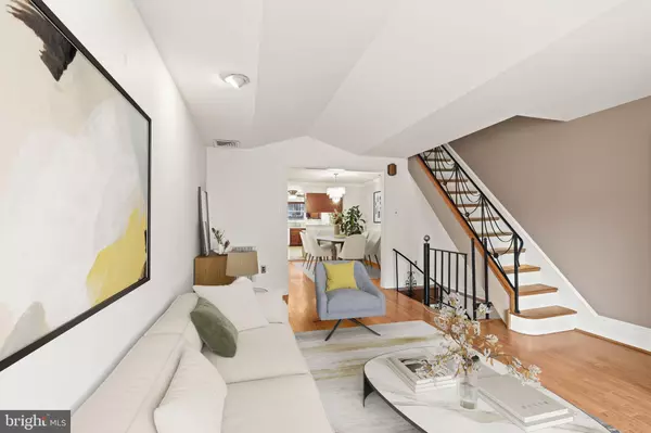 Philadelphia, PA 19145,1940 WOLF ST