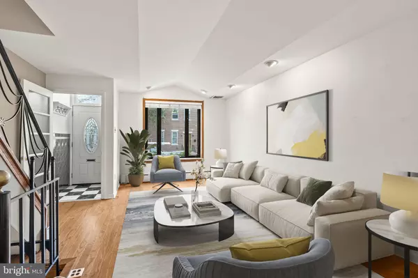 Philadelphia, PA 19145,1940 WOLF ST