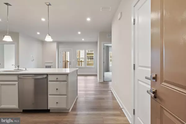 Sterling, VA 20164,46294 MOUNT MILSTEAD TER #303