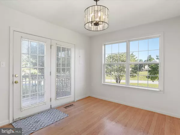 Ranson, WV 25438,868 OAK LEE DR