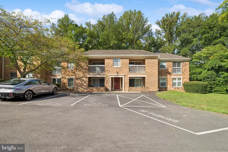 5806 COVE LANDING RD #304, Burke, VA 22015