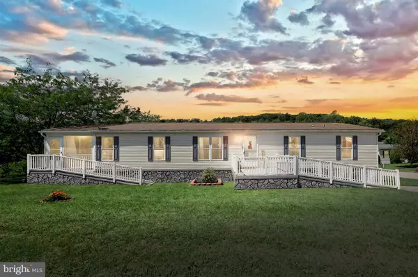 45 BROADWING DR, Hanover, PA 17331