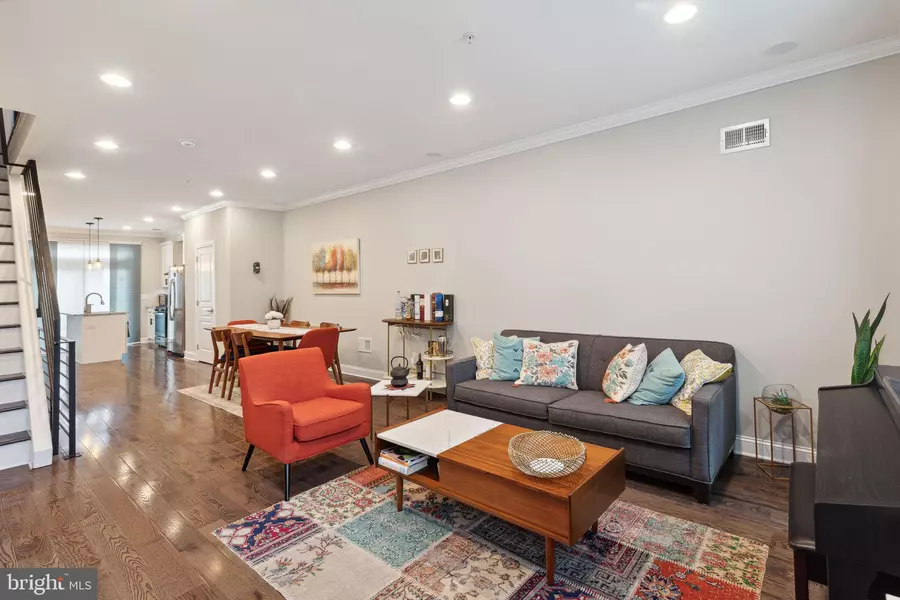 2053 E ARIZONA ST, Philadelphia, PA 19125