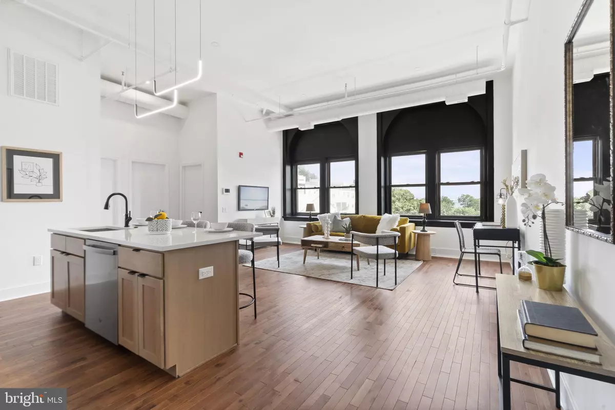 Philadelphia, PA 19127,240 HERMITAGE ST #301