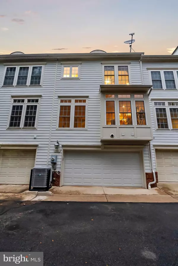 Alexandria, VA 22305,904 W GLEBE RD