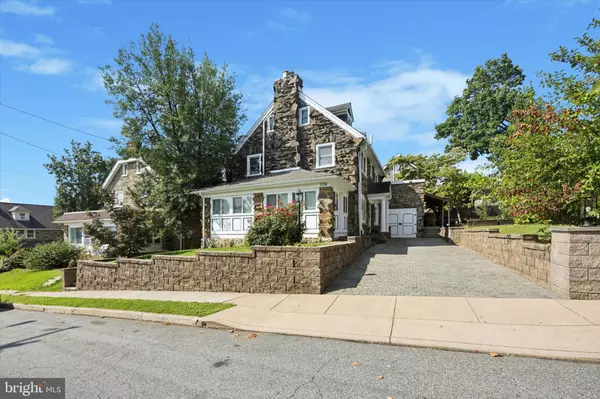 Upper Darby, PA 19082,7114 LLANFAIR RD