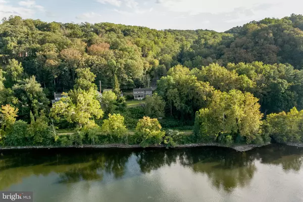 3596 RIVER RD, Lumberville, PA 18933