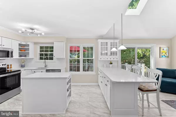 Sterling, VA 20165,16 NEWLAND CT