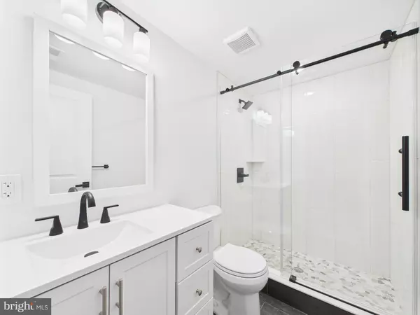Philadelphia, PA 19146,1326 S GROVE ST #3
