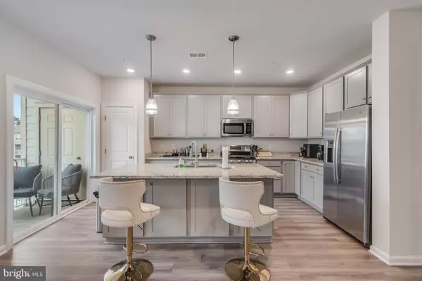 Lanham, MD 20706,9719 VANG DR