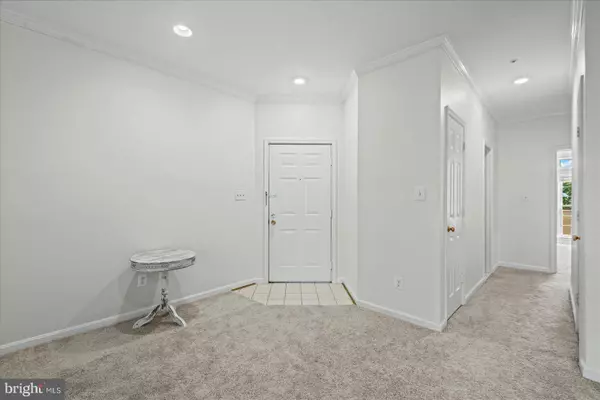 Alexandria, VA 22315,6964 ELLINGHAM CIR #D