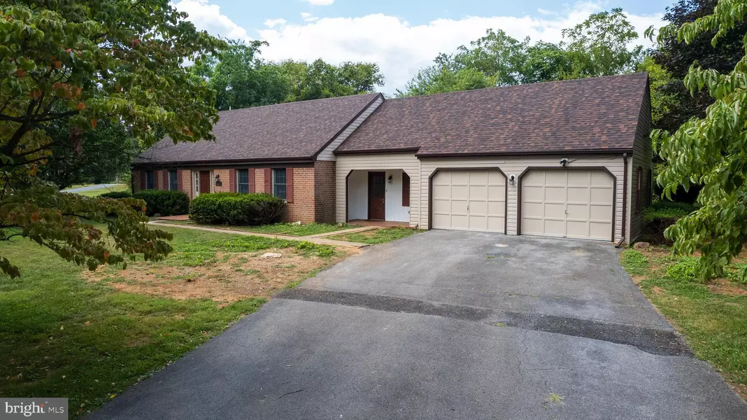 1129 LOST RD, Martinsburg, WV 25403