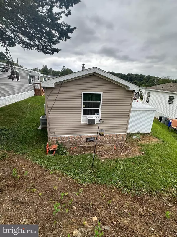 Media, PA 19063,169 FOURTH AVE