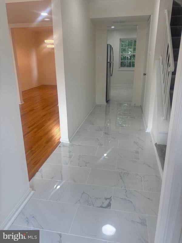 Falls Church, VA 22043,7810 SNEAD LN