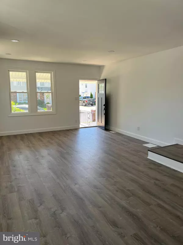 Riverside, NJ 08075,327 WHITTAKER ST