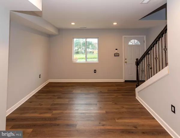 Baltimore, MD 21225,716 PONTIAC AVE