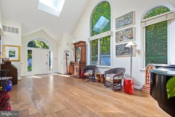 Bethesda, MD 20817,7105 WILSON LN