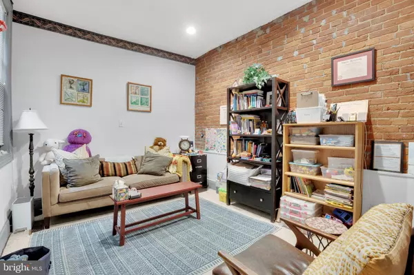 Alexandria, VA 22314,117 S SAINT ASAPH ST