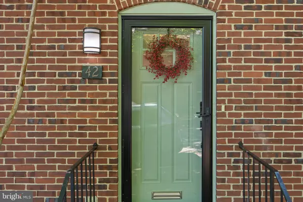 Annapolis, MD 21401,42 CITY GATE LN