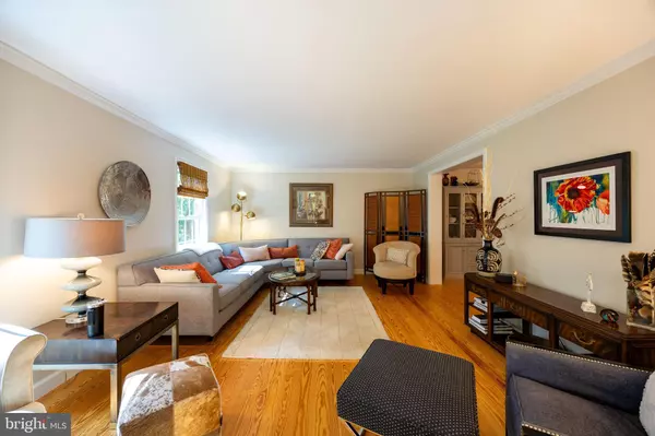 321 ACORN CIR, Harpers Ferry, WV 25425